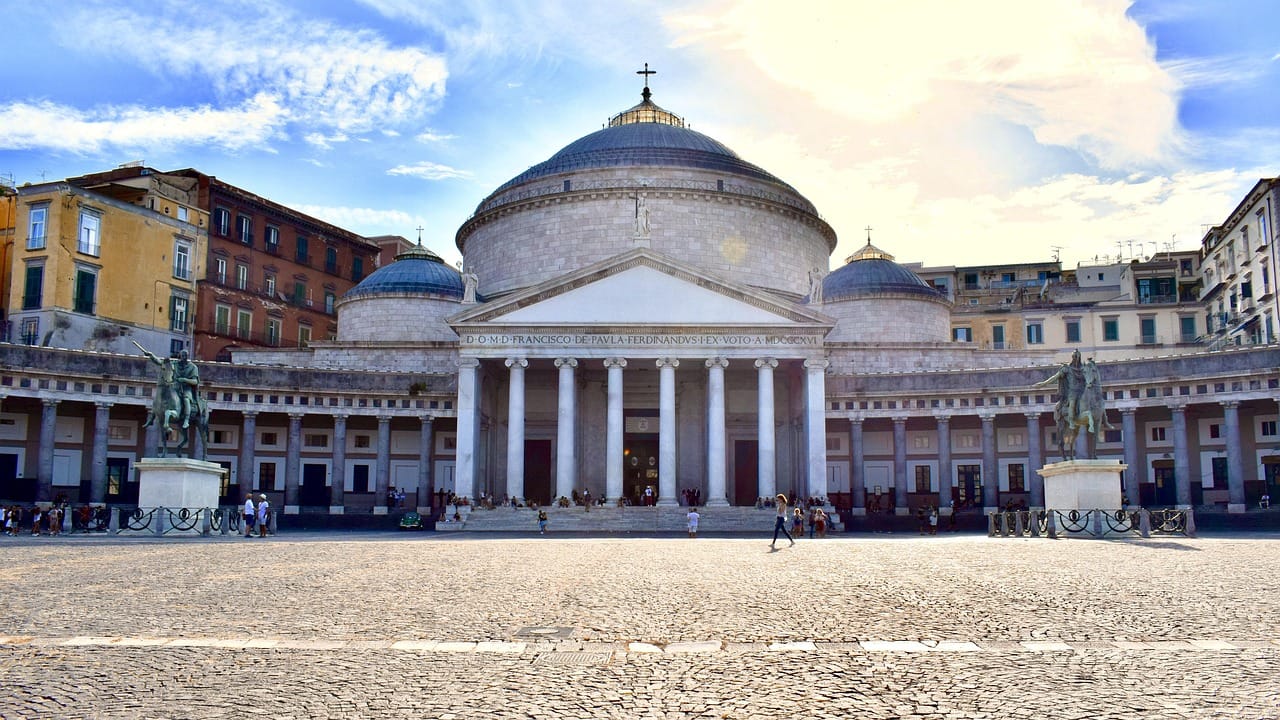 naples-4649019_1280